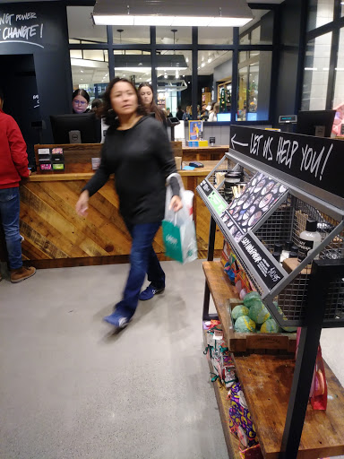Cosmetics Store «Lush Cosmetics», reviews and photos, 1151 Galleria Blvd, Roseville, CA 95678, USA