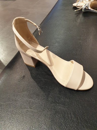 Stores to buy women's fluchos shoes Perth