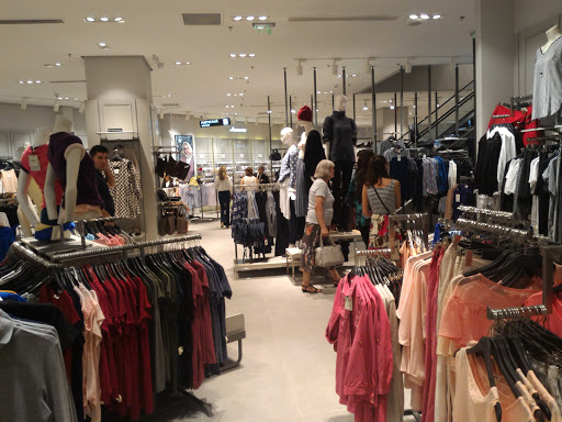 Stores to buy benetton children's clothing Bucharest