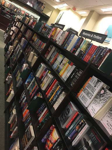 Book Store «Barnes & Noble», reviews and photos, 230 Main St, White Plains, NY 10601, USA