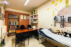 Παιδιατρικά ιατρεία Γεώργιου Αντωνογεώργου image