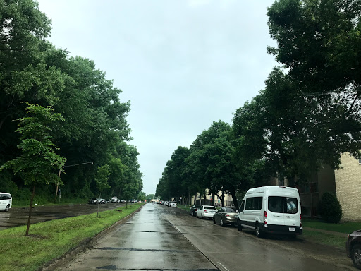 Shopping Mall «Sibley Plaza», reviews and photos, 2401 7th St W, St Paul, MN 55116, USA