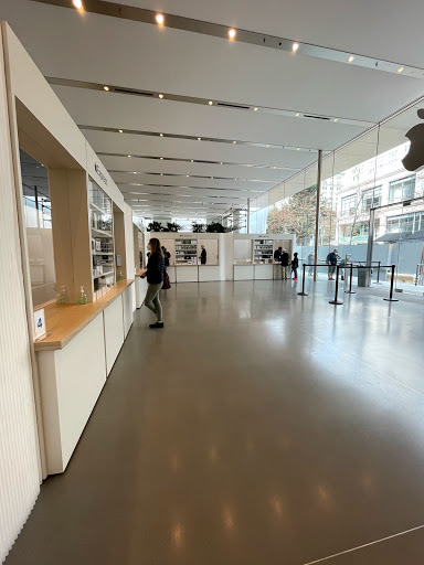 Computer Store «Apple Pioneer Place», reviews and photos, 450 SW Yamhill St, Portland, OR 97204, USA