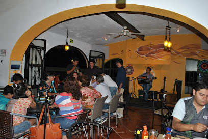 Restaurante Bar, Foro, Galeria TANTRA - Prolongación Revolución 29 Santo Domingo, Centro, 62520 Tepoztlán, Mor., Mexico