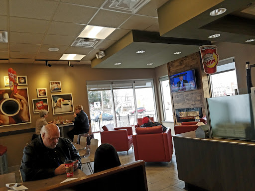 Coffee Shop «Tim Hortons Cafe & Bake Shop», reviews and photos, 2750 S Big Bend Blvd, Maplewood, MO 63143, USA