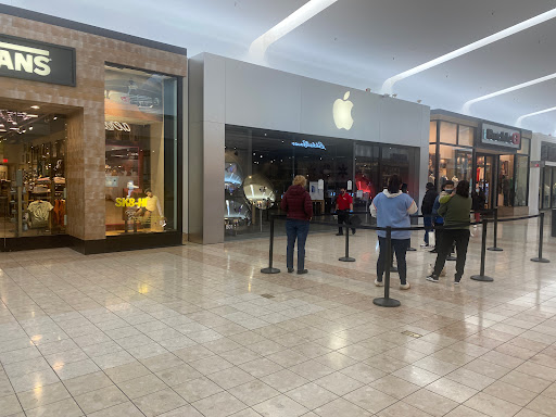 Apple Southcenter, 801 Southcenter Mall, Tukwila, WA 98188, USA, 