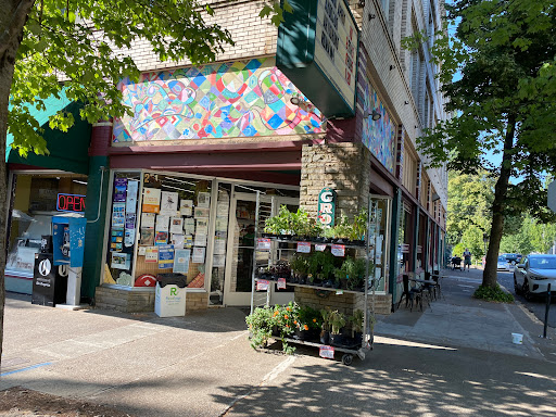 Harvest Fresh Grocery & Deli, 251 NE 3rd St, McMinnville, OR 97128, USA, 