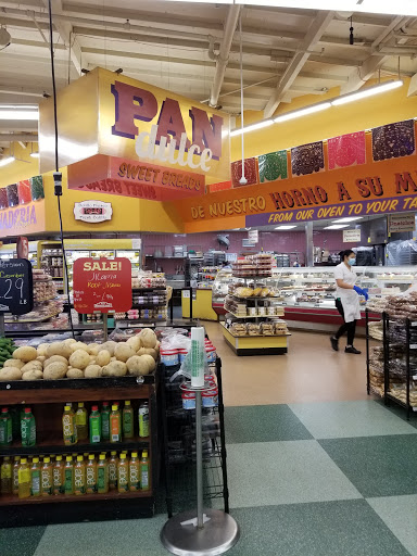 Grocery Store «Northgate Gonzalez Markets», reviews and photos, 10801 Prairie Ave, Inglewood, CA 90303, USA