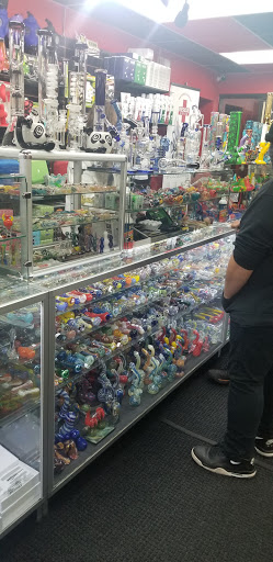 Tobacco Shop «Glass Monkey Smoke Shop», reviews and photos, 7309 E Stetson Dr, Scottsdale, AZ 85251, USA