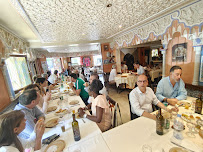 Atmosphère du Restaurant de spécialités d'Afrique du Nord L'Harissa. à Issy-les-Moulineaux - n°2