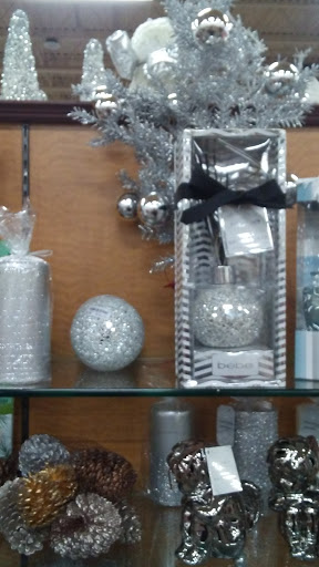 Clothing Store «Burlington Coat Factory», reviews and photos, 510 Howe Ave, Cuyahoga Falls, OH 44221, USA