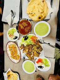 Photo n°13 de Afghan Indien Mama à Paris ()