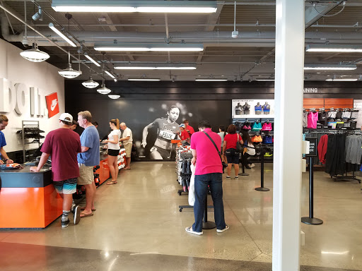 Outlet Mall «Outlets at San Clemente», reviews and photos, 101 W Avenida Vista Hermosa #190, San Clemente, CA 92672, USA