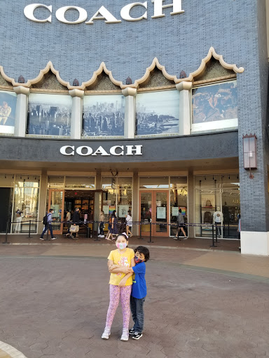 Fashion Accessories Store «Michael Kors», reviews and photos, 100 Citadel Dr #456, Commerce, CA 90040, USA