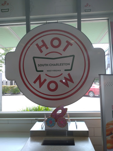 Donut Shop «Krispy Kreme South Charleston», reviews and photos, 42 Riverwalk Plaza McCorkle Ave, South Charleston, WV 25303, USA