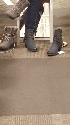 Shoe Store «DSW Designer Shoe Warehouse», reviews and photos, 1160 Broadway, Saugus, MA 01906, USA