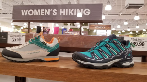 Outdoor Sports Store «Sierra Trading Post», reviews and photos, 215 N Maple Rd Unit 1F, Ann Arbor, MI 48103, USA