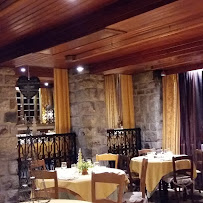 Atmosphère du Restaurant français Logis Auberge de l'Abbaye à Signy-l'Abbaye - n°18