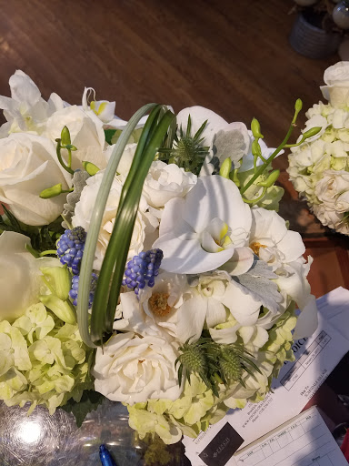Florist «Scarsdale Flower Boutique», reviews and photos, 7 Harwood Ct, Scarsdale, NY 10583, USA