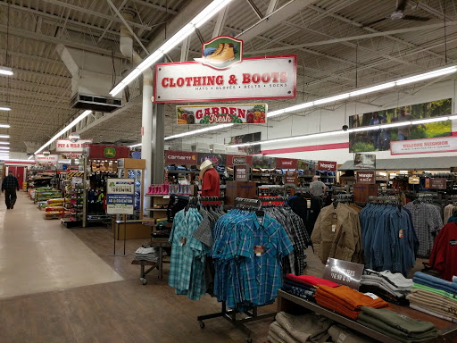 Home Improvement Store «Tractor Supply Co.», reviews and photos, 6015 S Transit Rd, Lockport, NY 14094, USA