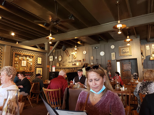 American Restaurant «Cracker Barrel Old Country Store», reviews and photos, 11701 University Ave, Clive, IA 50325, USA
