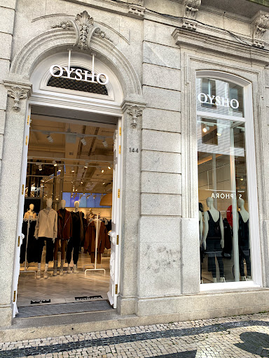 Stores to buy women's dresses Oporto