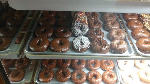 Donut Shop «Alvernon Donut Shop», reviews and photos, 1450 S Alvernon Way, Tucson, AZ 85711, USA