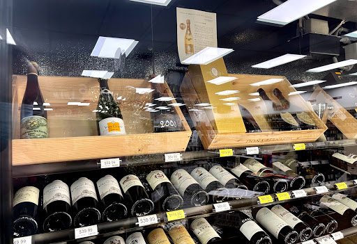 Liquor Store «M & R Liquors», reviews and photos, 2773 Main St, Glastonbury, CT 06033, USA