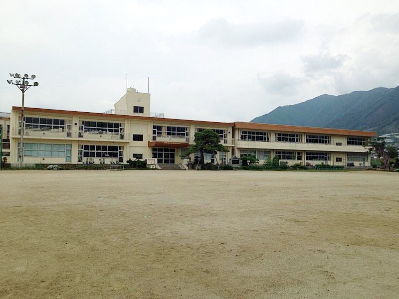 甲州市立奥野田小学校