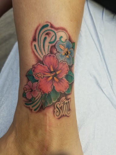 Tattoo Shop «White Lotus Custom Tattoo & Professional Piercing», reviews and photos, 7500 S University Blvd #110, Centennial, CO 80122, USA
