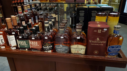 Wine Store «Arlington Wine & Liquor», reviews and photos, 718 Dutchess Turnpike, Poughkeepsie, NY 12603, USA