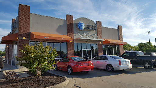 Cell Phone Store «AT&T», reviews and photos, 1200 E Center St, Madisonville, KY 42431, USA