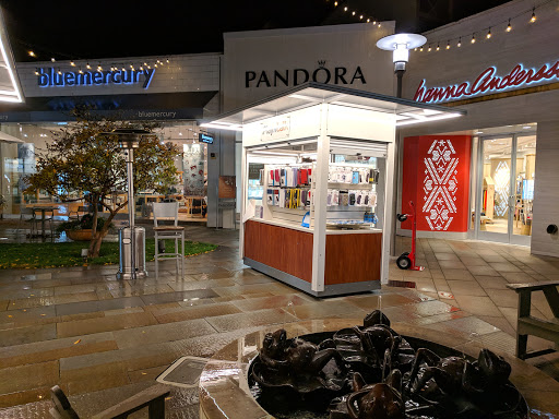 Shopping Mall «The Village at Corte Madera», reviews and photos, 1618 Redwood Hwy, Corte Madera, CA 94925, USA