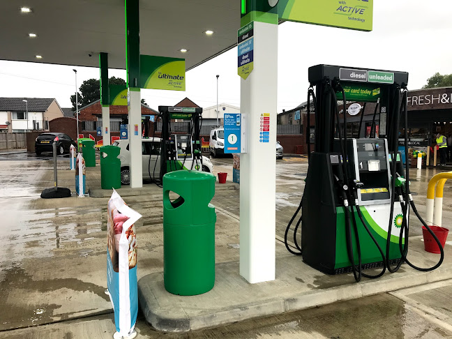 Comments and reviews of Whinmoor Service Station