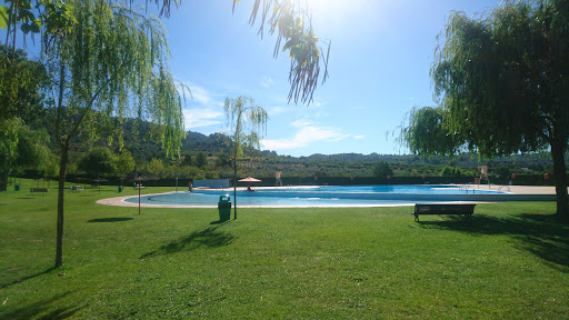 Piscina Municipal Coberta en Olesa de Montserrat, Barcelona