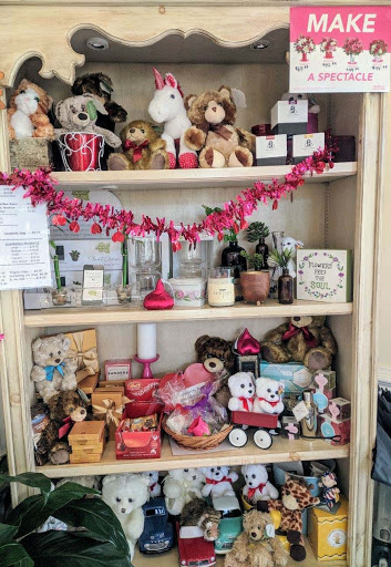 Florist «Cary Florist», reviews and photos, 100 Parkthrough St, Cary, NC 27511, USA