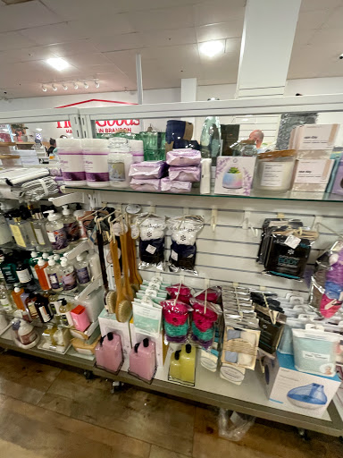 Department Store «HomeGoods», reviews and photos, 1945 W Lumsden Rd, Brandon, FL 33511, USA