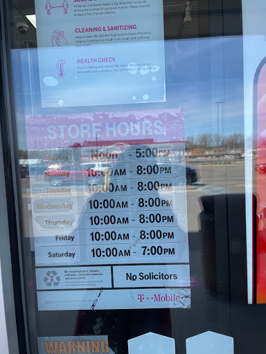 Cell Phone Store «T-Mobile», reviews and photos, 5121 Highland Rd, Waterford Twp, MI 48327, USA