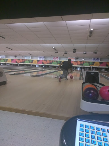 Bowling Alley «Freeway Lanes of Warren», reviews and photos, 2700 Parkman Rd NW, Warren, OH 44485, USA