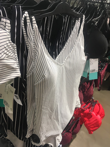 Clothing Store «H&M», reviews and photos, 2004 Park Pl, El Segundo, CA 90245, USA