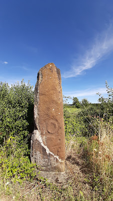 Menhirs de St Clément sur Guye à Saint-Clément-sur-Guye
