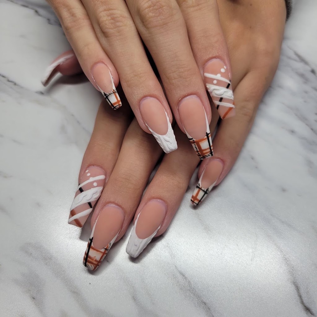 Polish'd Nail Bar 07825