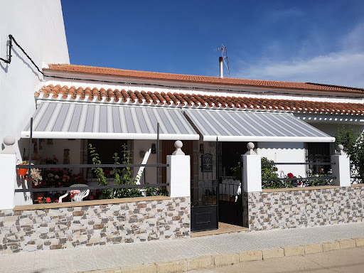 Toldos Arenas, S. L. toldos en La Roda