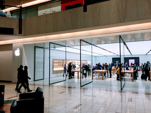 Computer Store «Apple Northbrook», reviews and photos, 1310 Northbrook Ct, Northbrook, IL 60062, USA