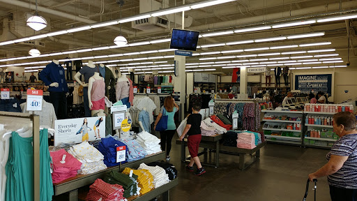 Clothing Store «Old Navy», reviews and photos, 20505 S Dixie Hwy, Cutler Bay, FL 33189, USA