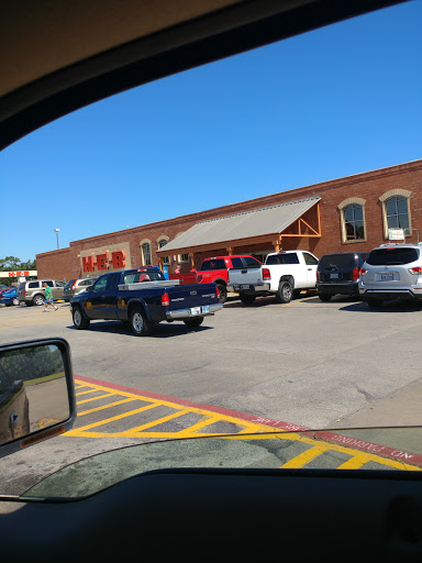 Grocery Store «H-E-B Grocery», reviews and photos, 207 E South St, Alvin, TX 77511, USA