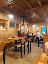 Atmosphère du Restaurant français Restaurant La Crèmerie du Glacier à Chamonix-Mont-Blanc - n°9
