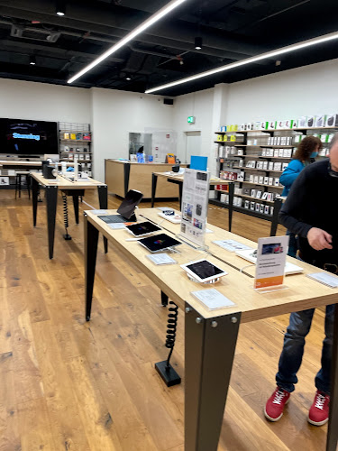 Rezensionen über DQ Solutions Mall of Switzerland | Apple Authorised Reseller in Schwyz - Computergeschäft