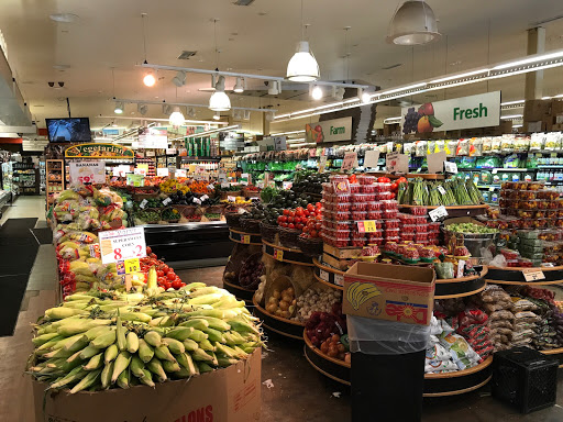 Grocery Store «Foodtown of Williamsburg», reviews and photos, 159 N 3rd St, Brooklyn, NY 11211, USA