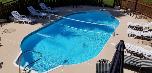 Pool cleaning service Saint Louis